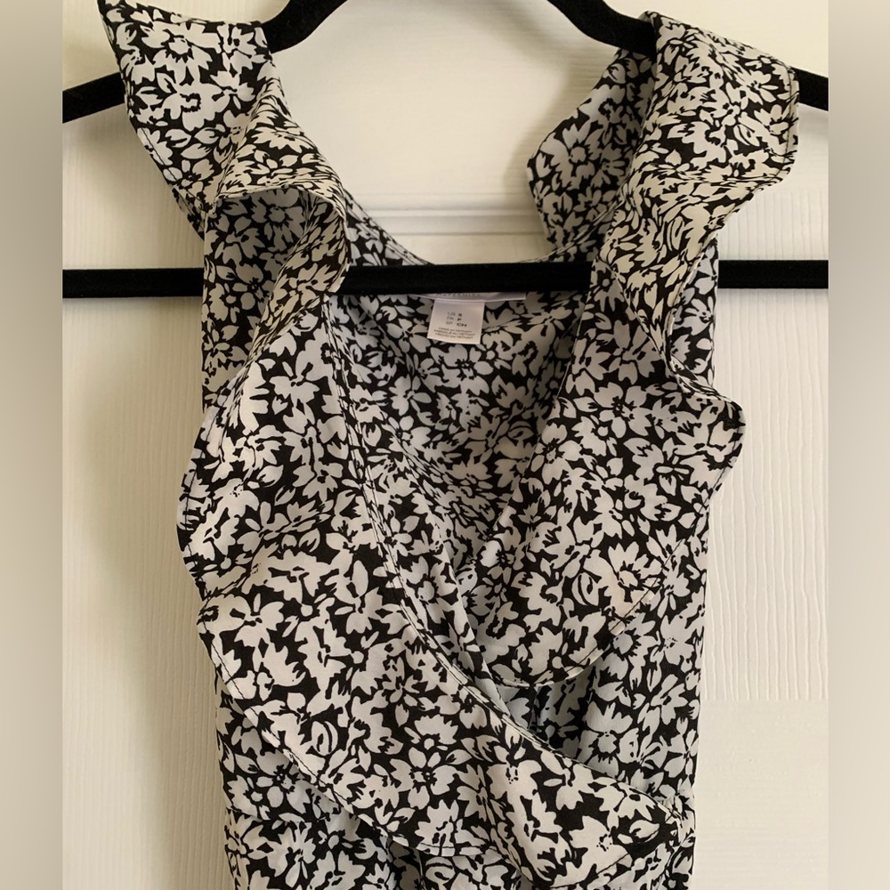 Motherhood Maternity black & white dress shirt with tie and ruffles. Size small - Picture 7 of 7